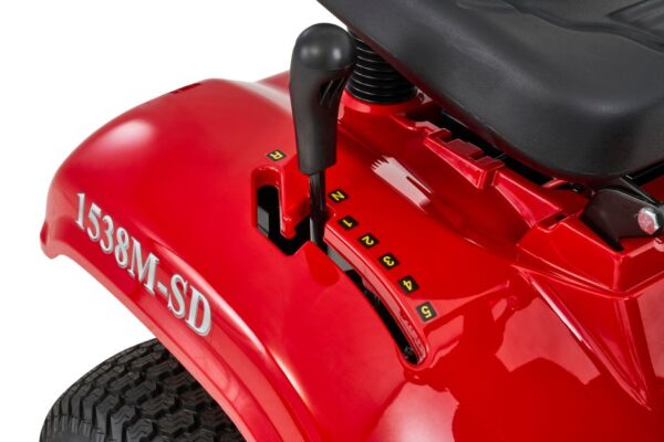 Mountfield 1538M-SD 98cm/38" Side Discharge Lawn Tractor - Image 3